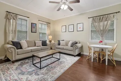 Image de Main Street Charmer 3 Bedrooms