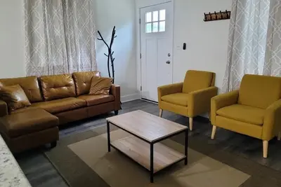 Image de New & Clean 2 Bed Walltown Home. Walk to Duke! B