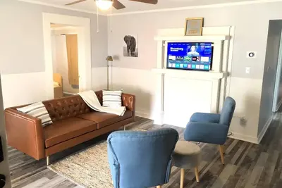 Image de Renovated 3 bedroom close to downtown!