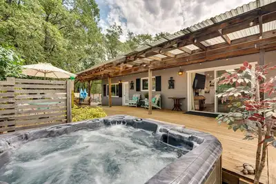 Image de Modern Meadow Vista Vacation Home w/ Spacious Deck