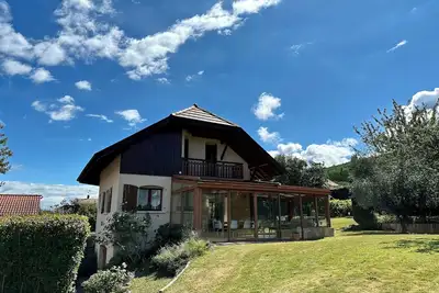 Image de Villa entre lac et montagnes : calme et verdoyant