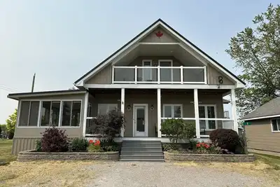 Image de Turkey Point - Beautiful vacation home with lake views and channel access.