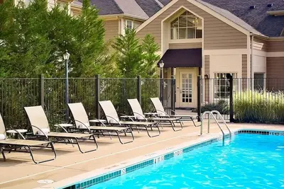 Image de Pleasant Stay, Convenient Location! Close to Morris Davison Park, w/ Pool