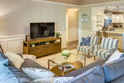 Image de Anderson Lakefront Vacation Rental w/ Deck