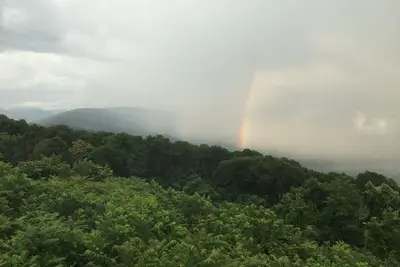 Image de Mountain House Overlooking Rockfish Valley