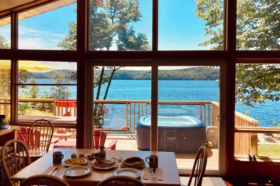 Image de Bright Viceroy Cottage with shallow entry & spectacular views of Baptiste Lake