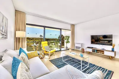 Image de Newly Renovated Beach Escape w\/ Pool & Seaview