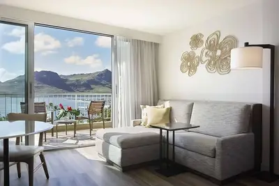 Image de Steps Away from Kalapaki Beach! Onsite Parking, Pool, Beachfront Location!