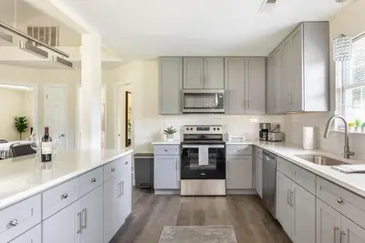 Image de Renovated Charlotte 3br, near Whitewater Ctr