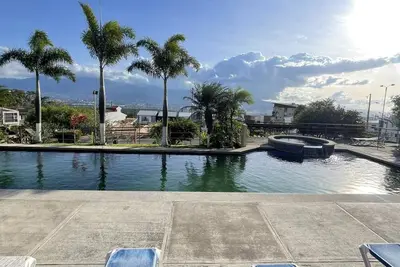 Image de Nice house 15 from the airport great rooftop view in heredia, 24/7 security…. .