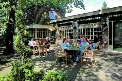Image de Lodge de luxe avec climatisation, situé sur un lac récréatif