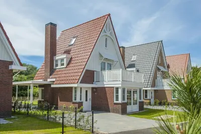 Villa de caractère luxueuse, 4 salles de bains, plage à 1 km