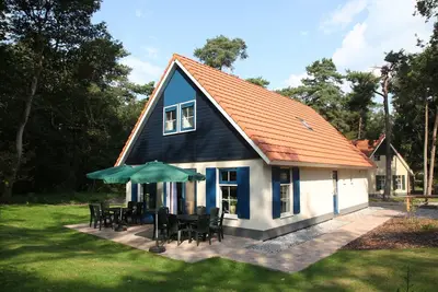 Image de Spacieuse retraite en forêt