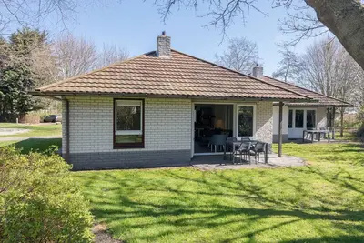 Image de Bungalow au rez-de-chaussée rénové, à 2 km. de la mer sur Texel