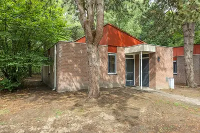 Image de Bungalow à Weerterbergen avec Jardin & Cheminée