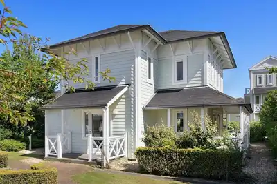 Image de Villa rénovée avec 3 salles de bain, plage à 6 km.