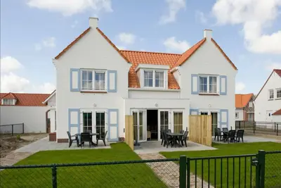 Image de Villa dans un parc de vacances près de la mer