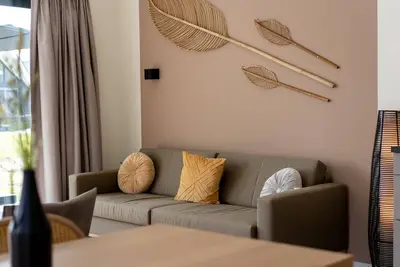 Image de Lodge moderne au bord de l'eau