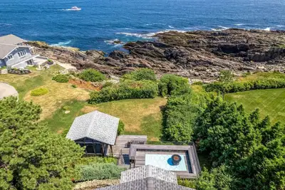 Ocean View Cliffside Retreat | 14 Guests | Spacious | Scenic | Serene