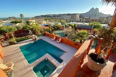 Image de Pickleball court, pool & bar duplex w/ocean view- Unit A