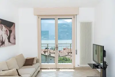 Image de bright and spacious apartment with large terrace overlooking the lake