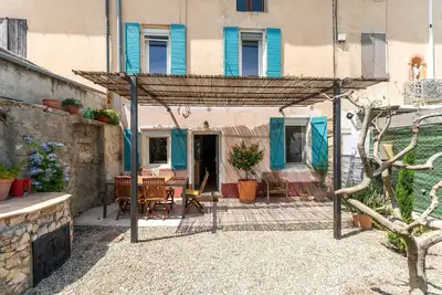 Image de La maison d'à côté, charmante maison de ville près du Mont Ventoux