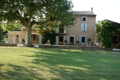 Image de Mas ancien tout confort authentique rénové situé a 5km d'Eygalière, 15km St Rémy