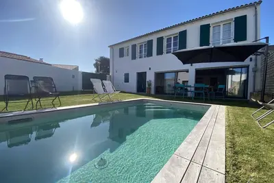Image de Villa des Lauriers : Villa avec piscine chauffée