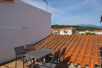 Image de Ceret Centre - 3 Bedroom Town House With Sunny Roof Terrace