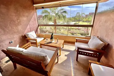 Image de Appartement de Luxe avec Vue sur le Golf, Piscine et Montagnes de l'Atlas