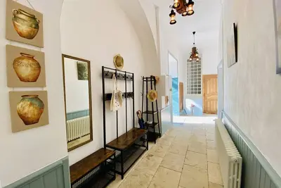 Image de Manoir du XVIIe siècle surplombant le fleuve de la Charente.