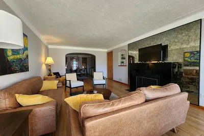 Image de Lakeview Beach Bungalow\nLighthouse/3 Beds/Game Room/Pets\nEntry Ramp available