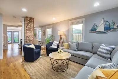 Image de Sailor's Retreat! Perfect home for the getaway weekend. Best location!