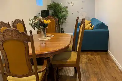 Image de Cozy and Beautiful Basement Apartment\nExcellent for one person or small family.