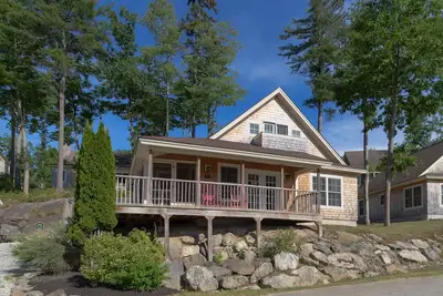 Image de Cottage 56 is a beautiful modern property with direct views of Sheepscot River.