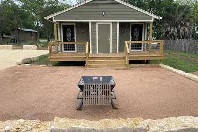 Image de Cozy Suite in New Duplex located in Downtown Bandera