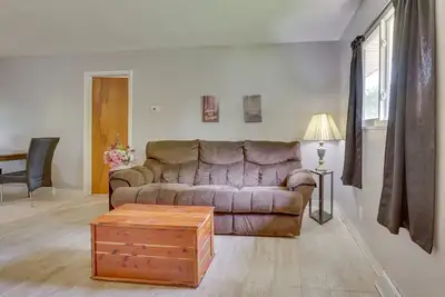 Image de Cozy Youngstown Apartment w/ Central A/C + Heating
