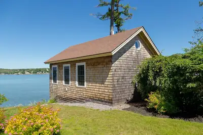 Image de Beautiful River front 1 bedroom Cottage