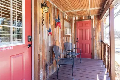 Image de Quaint and Charming Cabin in Bandera - Cypress Trails Guesthouse