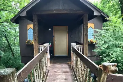 Image de Abbey Chateau Treehouse #10 / Oak Crest