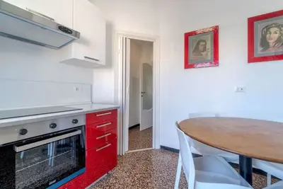 Image de Elegant and bright apartment steps from Boccadasse on the sea in Genova.