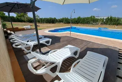 Image de Se Alquila Estudio Independiente en Hermoso Chalet