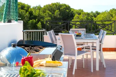 Image de Bel appartement pour 4 personnes avec Wifi, piscine, climatisation, Tv et patio