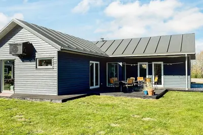 Image de Maison de vacances pour 10 a Glesborg-By Traum