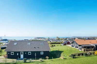 Image de Maison de vacances pour 10 a Rønde-By Traum