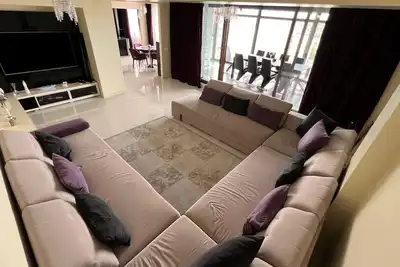 Image de Stylish and Cozy Apartment at sea.