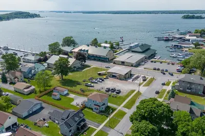 Image de Waterview House w/ Fenced Yard, Woodboat, & Museum