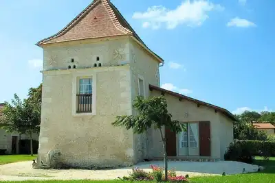 Gîte de charme 17ème s. avec jardin clos, proche forêt et Aubeterre, internet fibre, animaux Ok