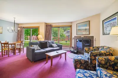 Image de Trail Creek 57 Wonderful Trail Creek property on ski back trail