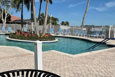 Image de Spacious West Palm Beach Luxury Condo in active adult resort community